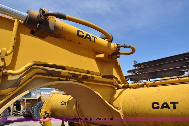 image for item F2034 1976 Caterpillar 613 elevating scraper