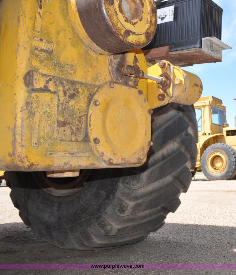 image for item F2034 1976 Caterpillar 613 elevating scraper