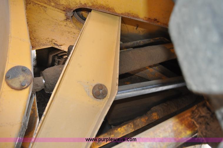 image for item F2034 1976 Caterpillar 613 elevating scraper