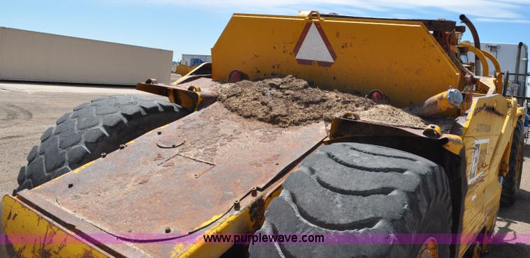 image for item F2034 1976 Caterpillar 613 elevating scraper