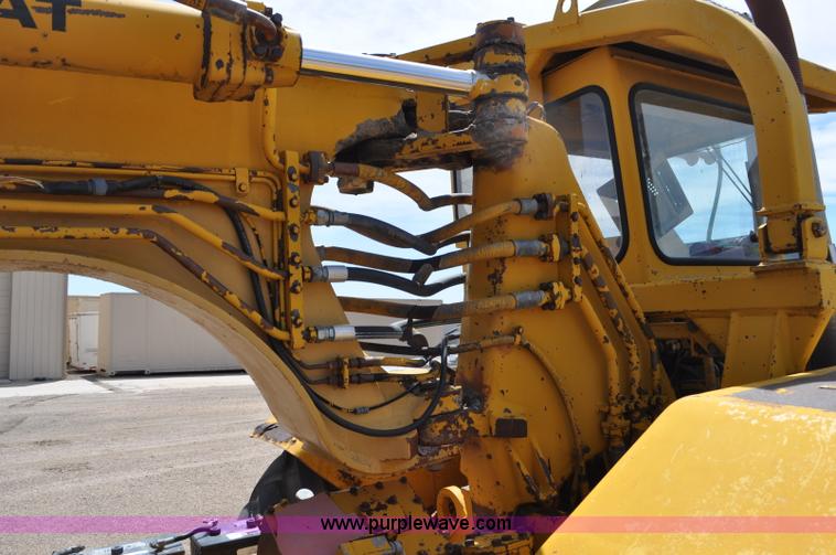 image for item F2034 1976 Caterpillar 613 elevating scraper