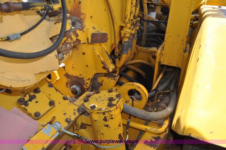 image for item F2034 1976 Caterpillar 613 elevating scraper