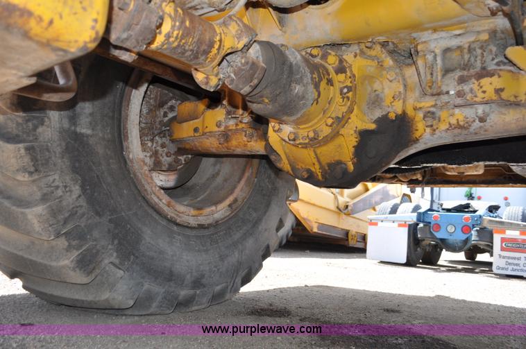 image for item F2034 1976 Caterpillar 613 elevating scraper