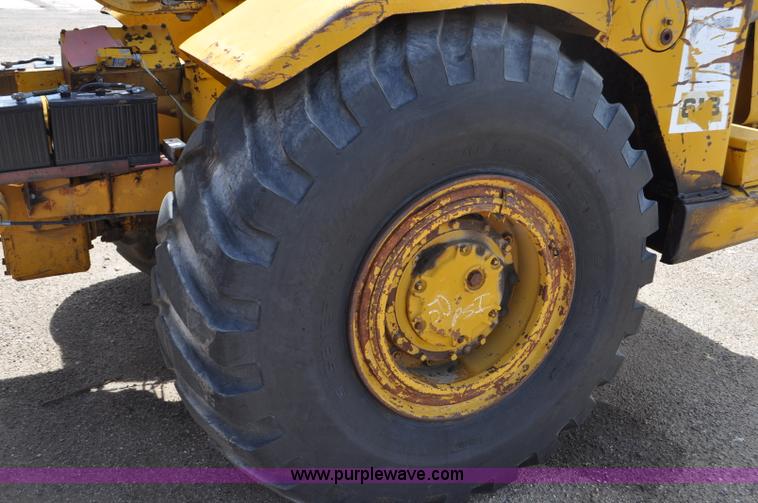 image for item F2034 1976 Caterpillar 613 elevating scraper