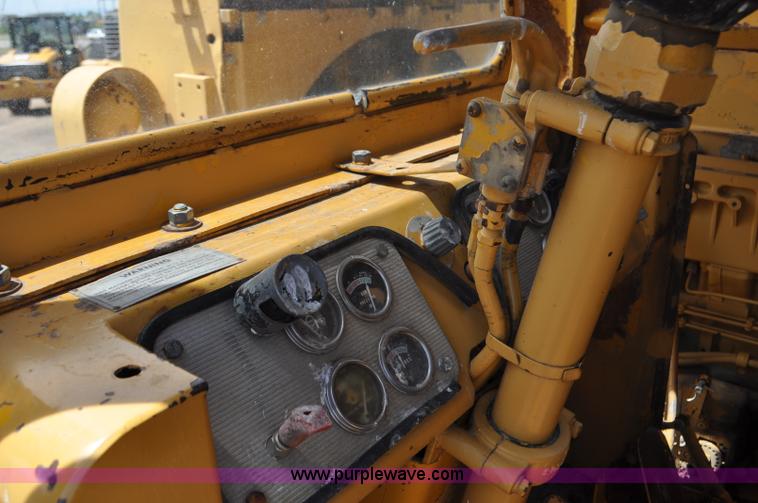image for item F2035 1968 Caterpillar 621 conventional scraper
