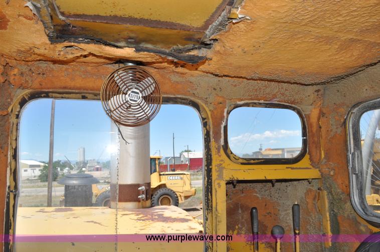 image for item F2035 1968 Caterpillar 621 conventional scraper