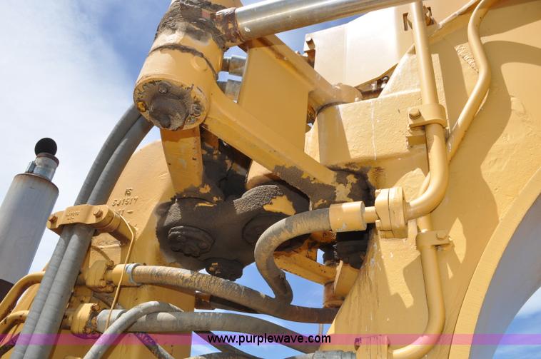 image for item F2035 1968 Caterpillar 621 conventional scraper