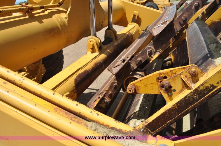 image for item F2035 1968 Caterpillar 621 conventional scraper
