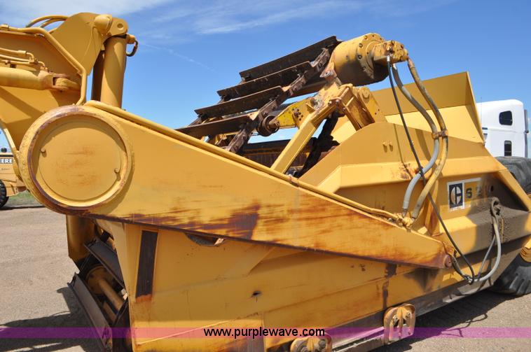 image for item F2035 1968 Caterpillar 621 conventional scraper