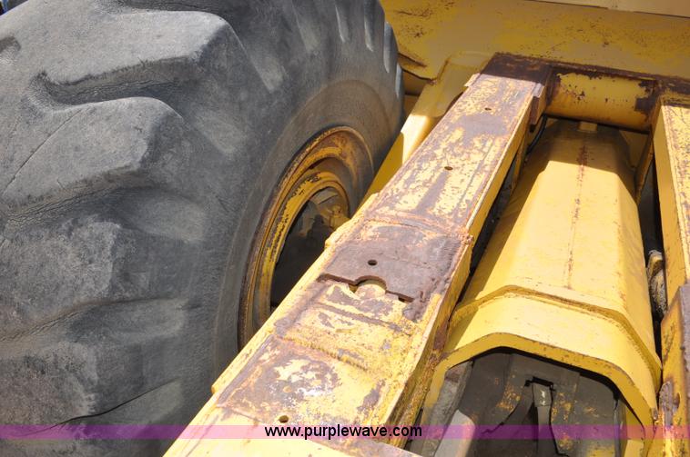 image for item F2035 1968 Caterpillar 621 conventional scraper