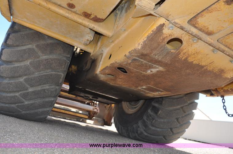 image for item F2035 1968 Caterpillar 621 conventional scraper