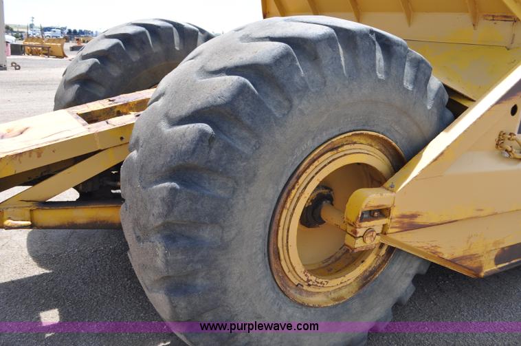 image for item F2035 1968 Caterpillar 621 conventional scraper