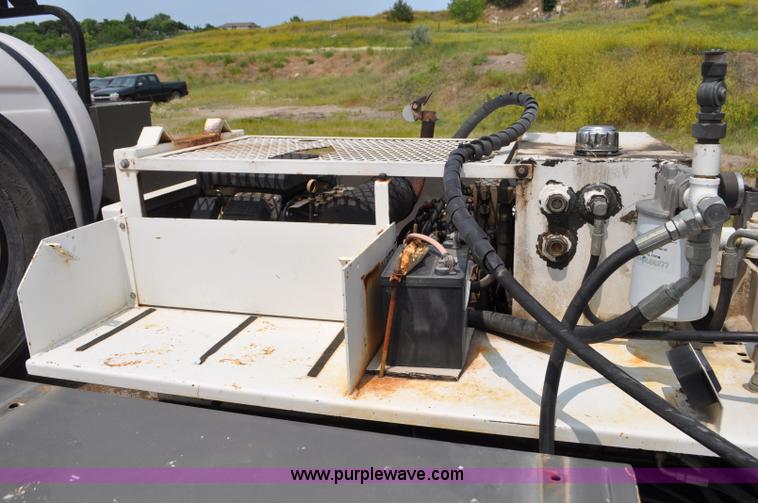 image for item F2040 2007 Ford F550 Super Duty XL utility truck with core drill