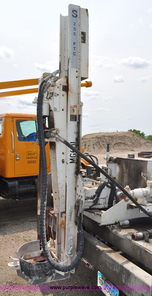 image for item F2040 2007 Ford F550 Super Duty XL utility truck with core drill