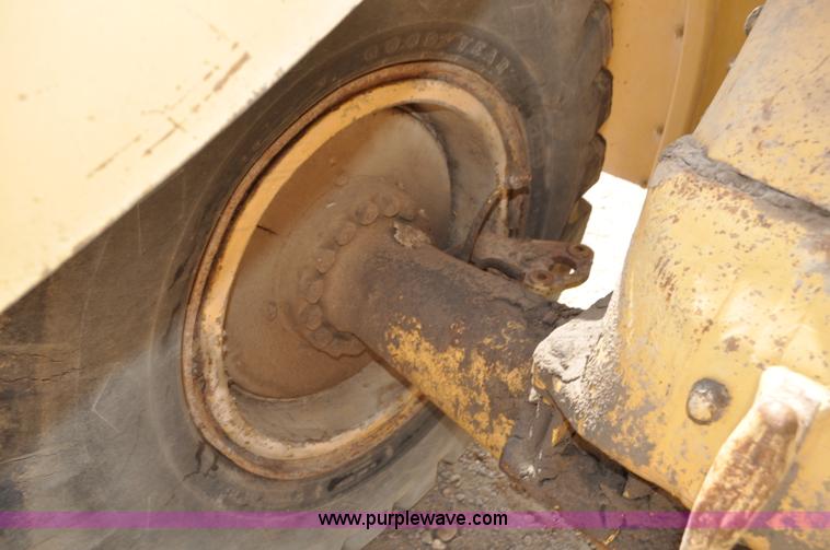 image for item F2045 1965 Caterpillar 966B articulated wheel loader