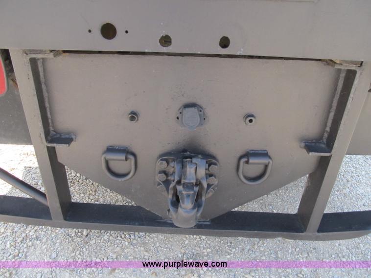 image for item F4931 2000 Chevrolet C7500 flatbed truck with crane