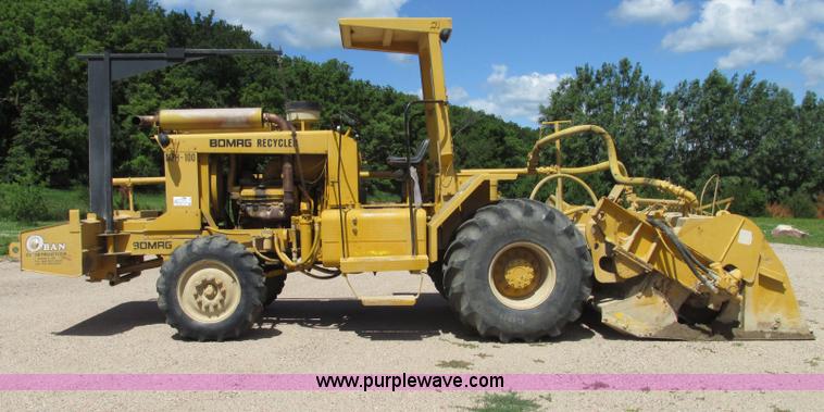 image for item F7446 1985 Bomag MPH 100R asphalt recycler