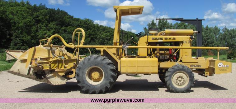 image for item F7446 1985 Bomag MPH 100R asphalt recycler