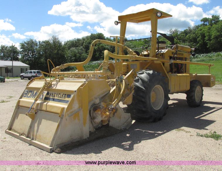 image for item F7446 1985 Bomag MPH 100R asphalt recycler