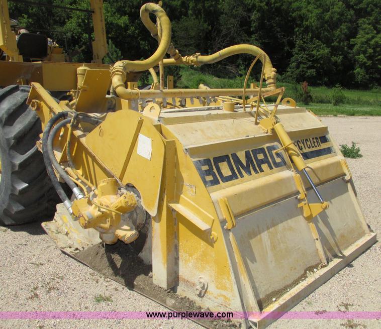 image for item F7446 1985 Bomag MPH 100R asphalt recycler