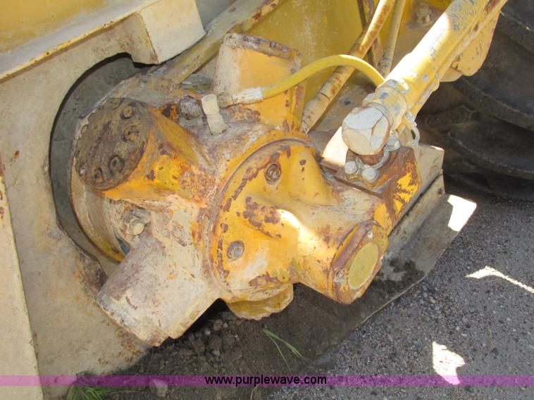 image for item F7446 1985 Bomag MPH 100R asphalt recycler