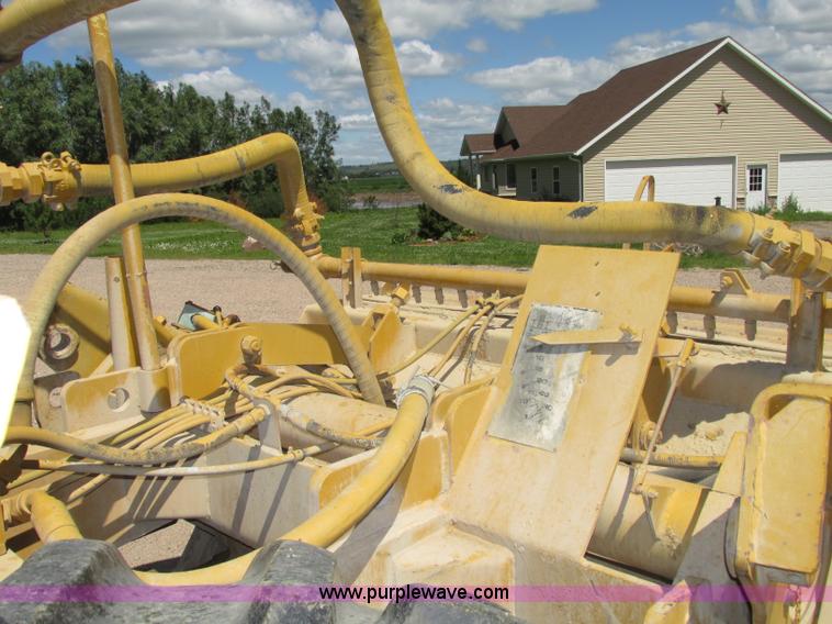 image for item F7446 1985 Bomag MPH 100R asphalt recycler