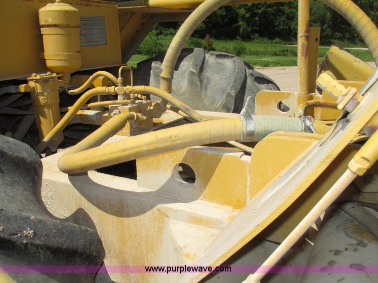image for item F7446 1985 Bomag MPH 100R asphalt recycler