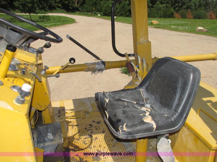 image for item F7446 1985 Bomag MPH 100R asphalt recycler