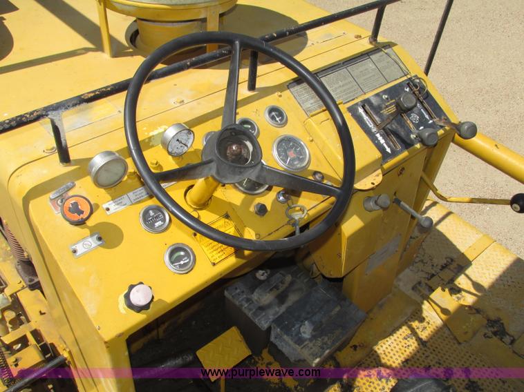 image for item F7446 1985 Bomag MPH 100R asphalt recycler