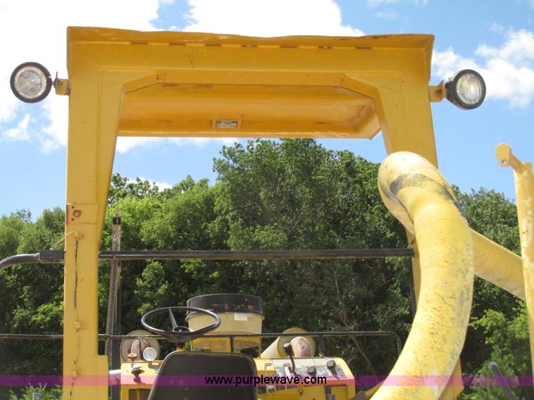 image for item F7446 1985 Bomag MPH 100R asphalt recycler