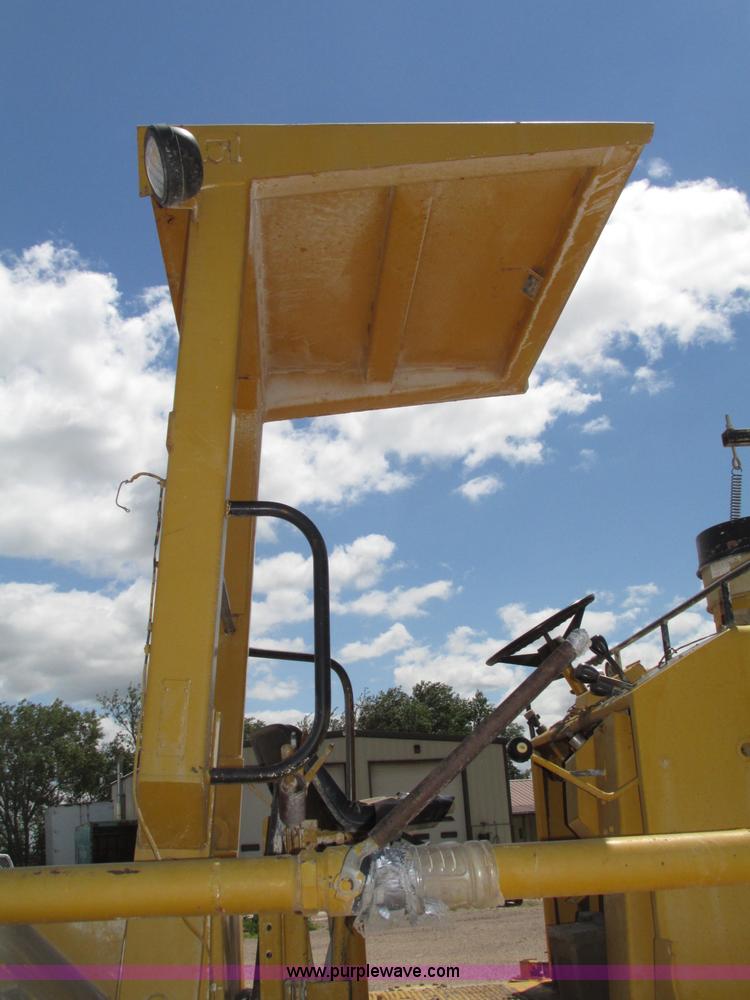 image for item F7446 1985 Bomag MPH 100R asphalt recycler