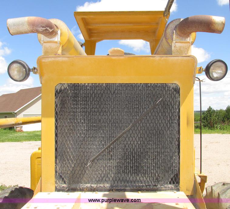 image for item F7446 1985 Bomag MPH 100R asphalt recycler