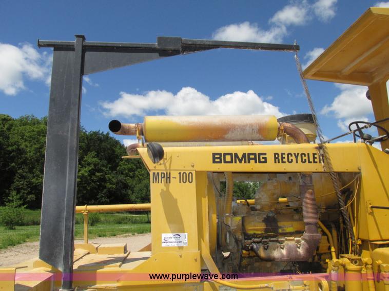 image for item F7446 1985 Bomag MPH 100R asphalt recycler