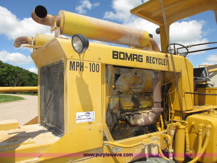 image for item F7446 1985 Bomag MPH 100R asphalt recycler
