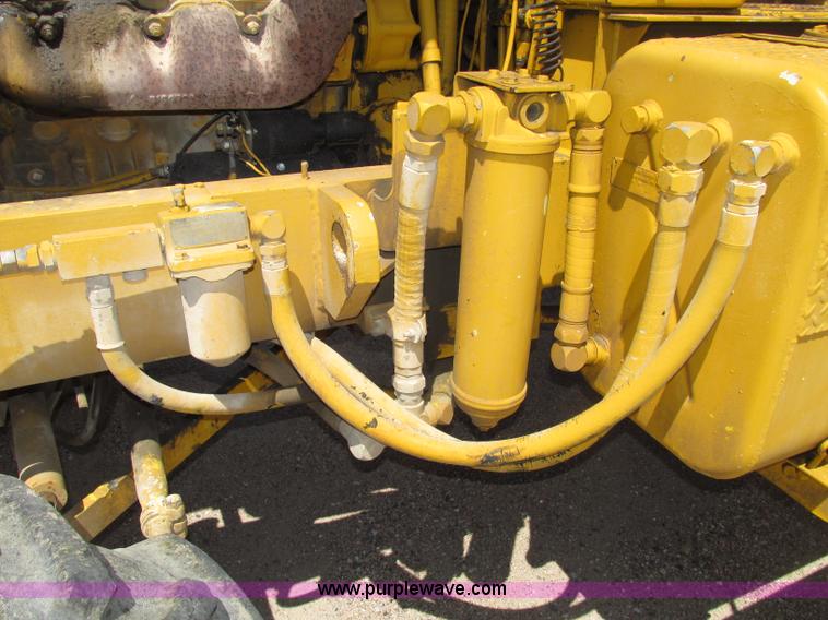 image for item F7446 1985 Bomag MPH 100R asphalt recycler