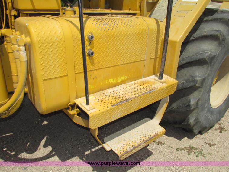image for item F7446 1985 Bomag MPH 100R asphalt recycler