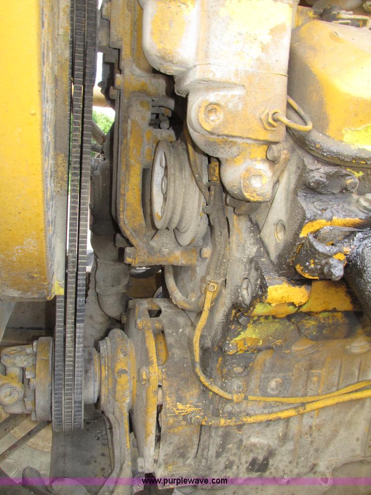 image for item F7446 1985 Bomag MPH 100R asphalt recycler