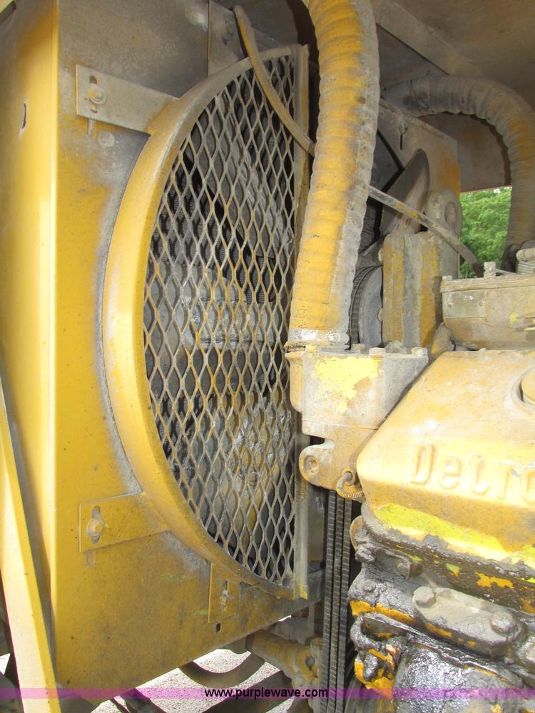 image for item F7446 1985 Bomag MPH 100R asphalt recycler