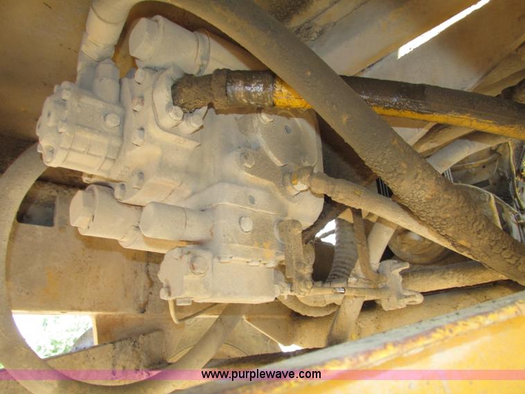 image for item F7446 1985 Bomag MPH 100R asphalt recycler