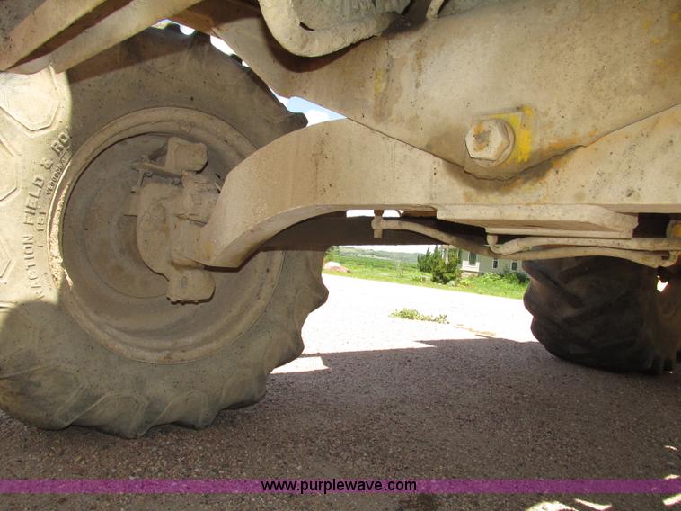 image for item F7446 1985 Bomag MPH 100R asphalt recycler