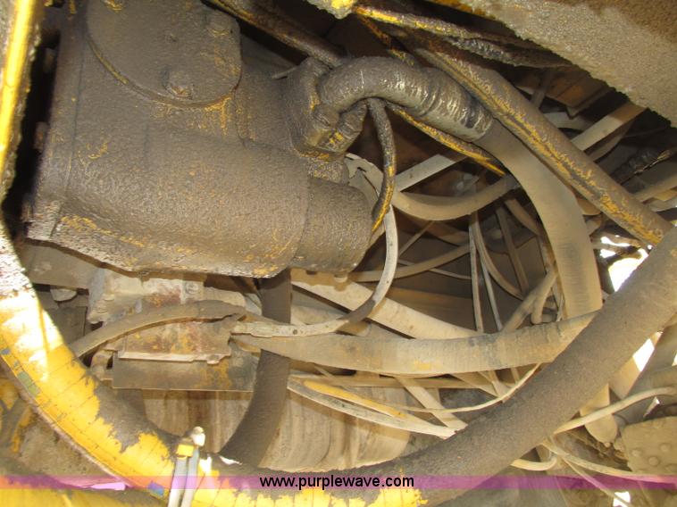 image for item F7446 1985 Bomag MPH 100R asphalt recycler