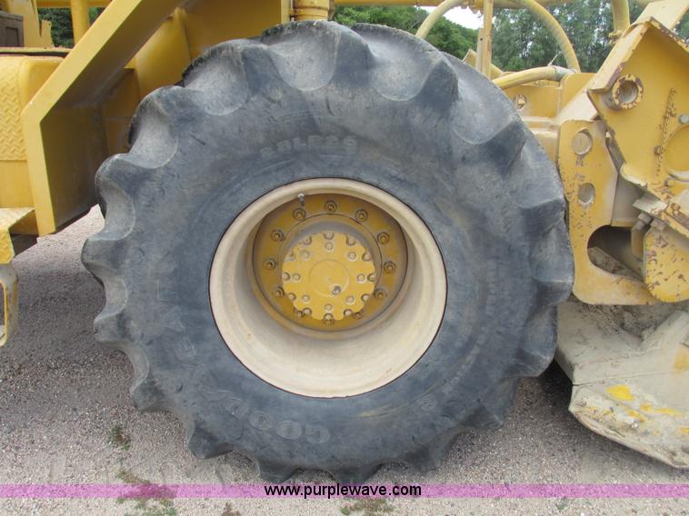 image for item F7446 1985 Bomag MPH 100R asphalt recycler