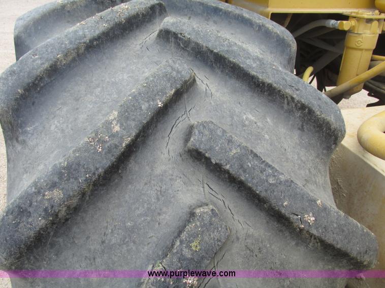 image for item F7446 1985 Bomag MPH 100R asphalt recycler