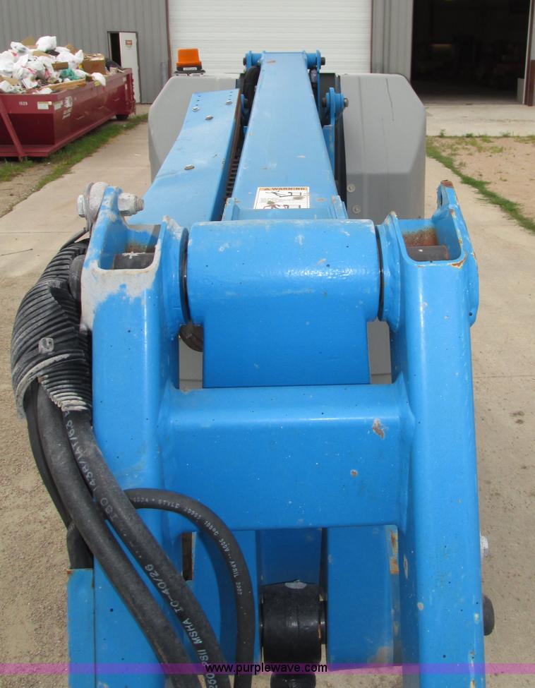 image for item F7459 2008 Genie Z30/20N boom lift