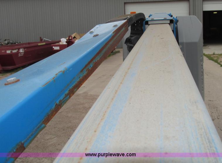 image for item F7459 2008 Genie Z30/20N boom lift