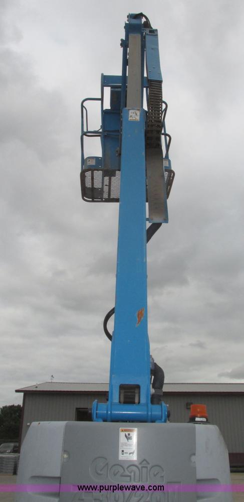 image for item F7459 2008 Genie Z30/20N boom lift
