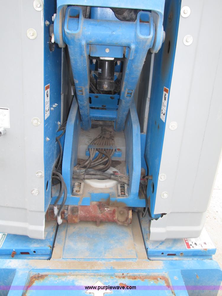 image for item F7459 2008 Genie Z30/20N boom lift