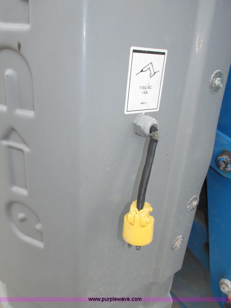 image for item F7459 2008 Genie Z30/20N boom lift