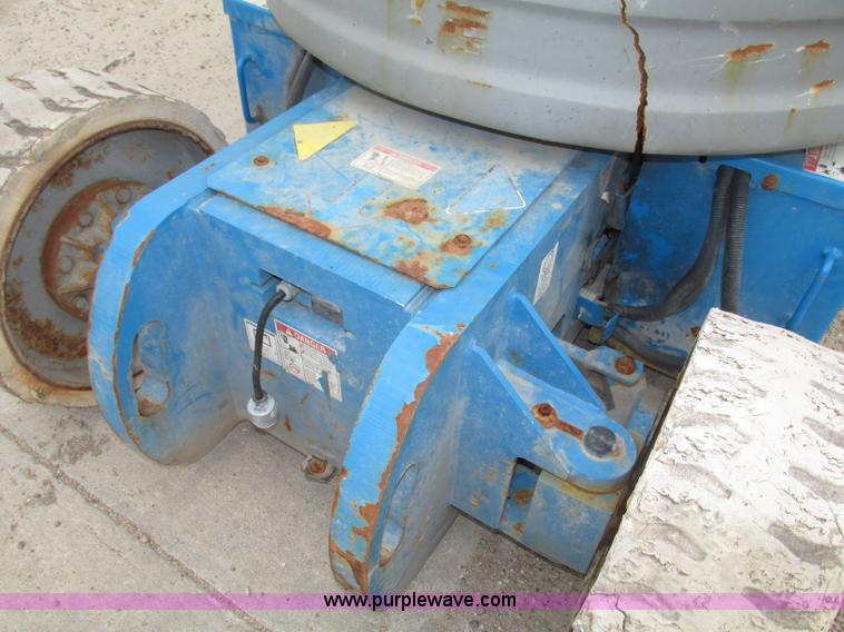 image for item F7459 2008 Genie Z30/20N boom lift