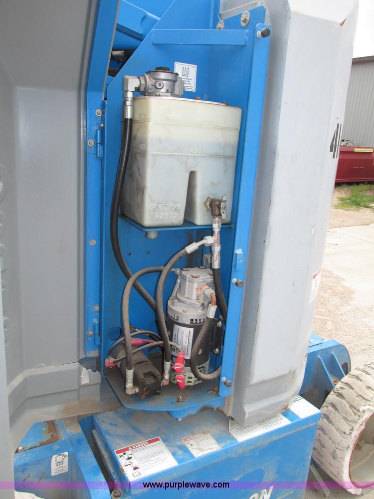 image for item F7459 2008 Genie Z30/20N boom lift
